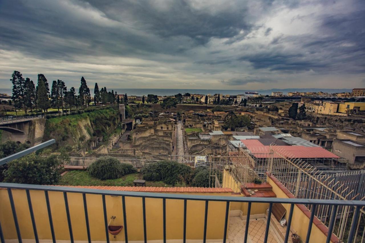 Decumano Massimo Bed & Breakfast Ercolano Exterior photo