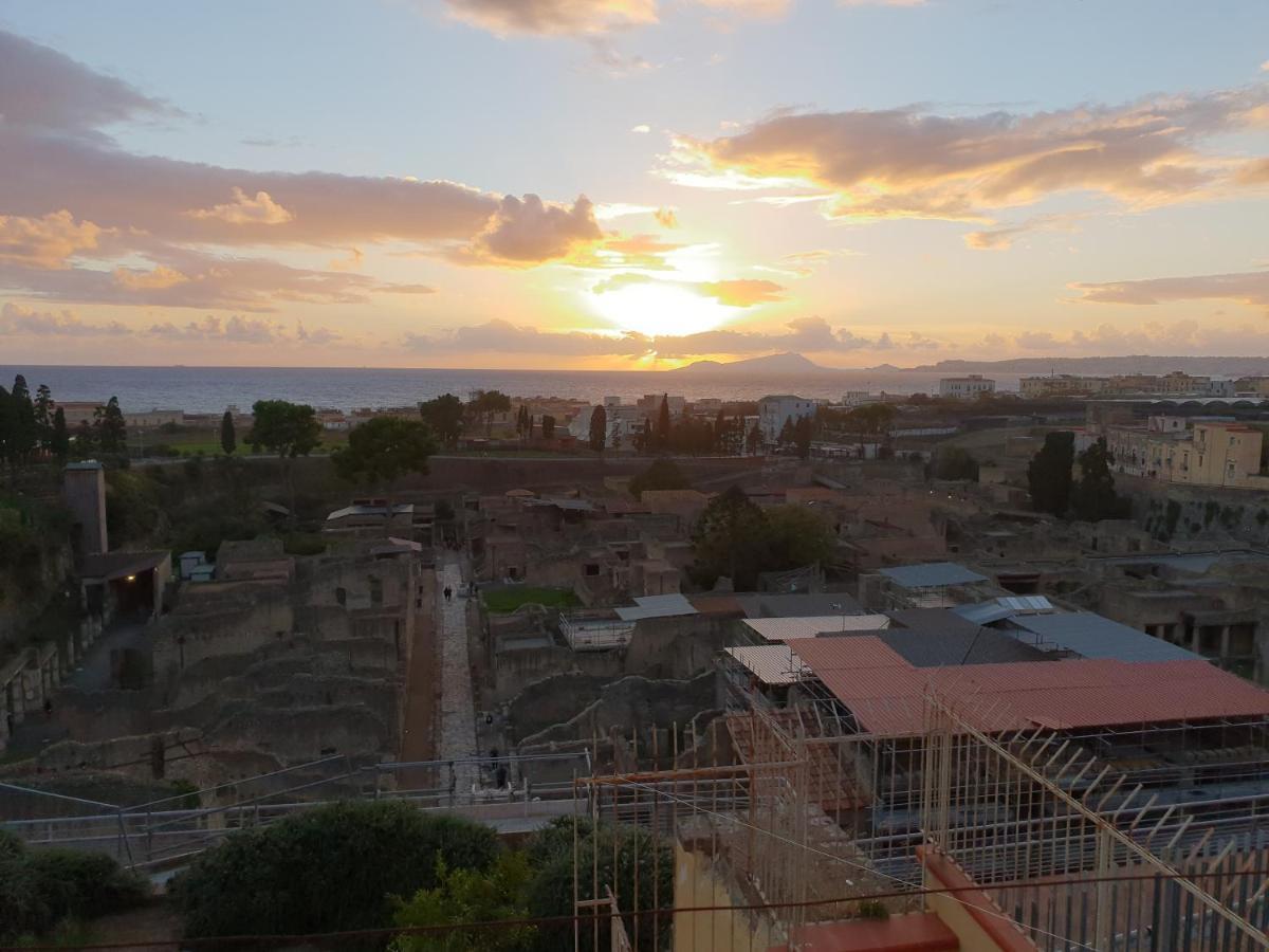 Decumano Massimo Bed & Breakfast Ercolano Exterior photo